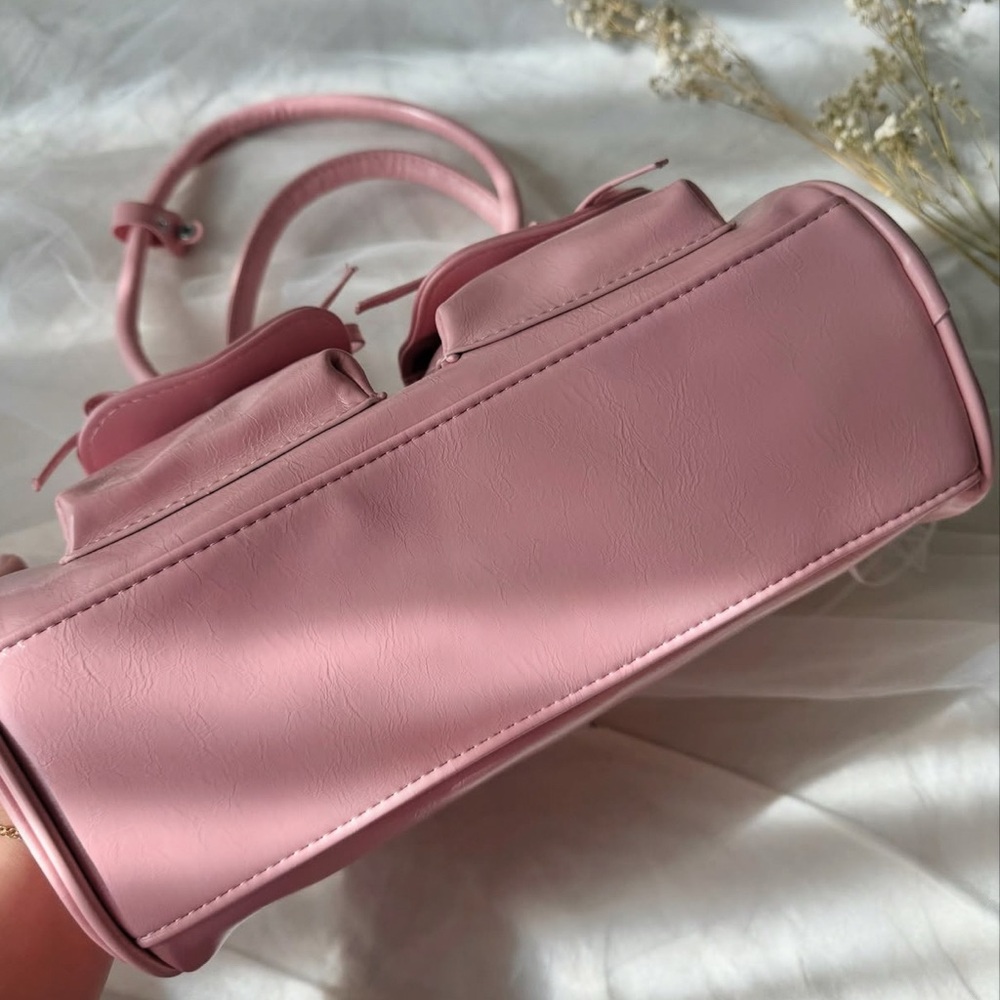 Pink Bow Shoulder Bag + Bag Charm - Picture 11 of 13